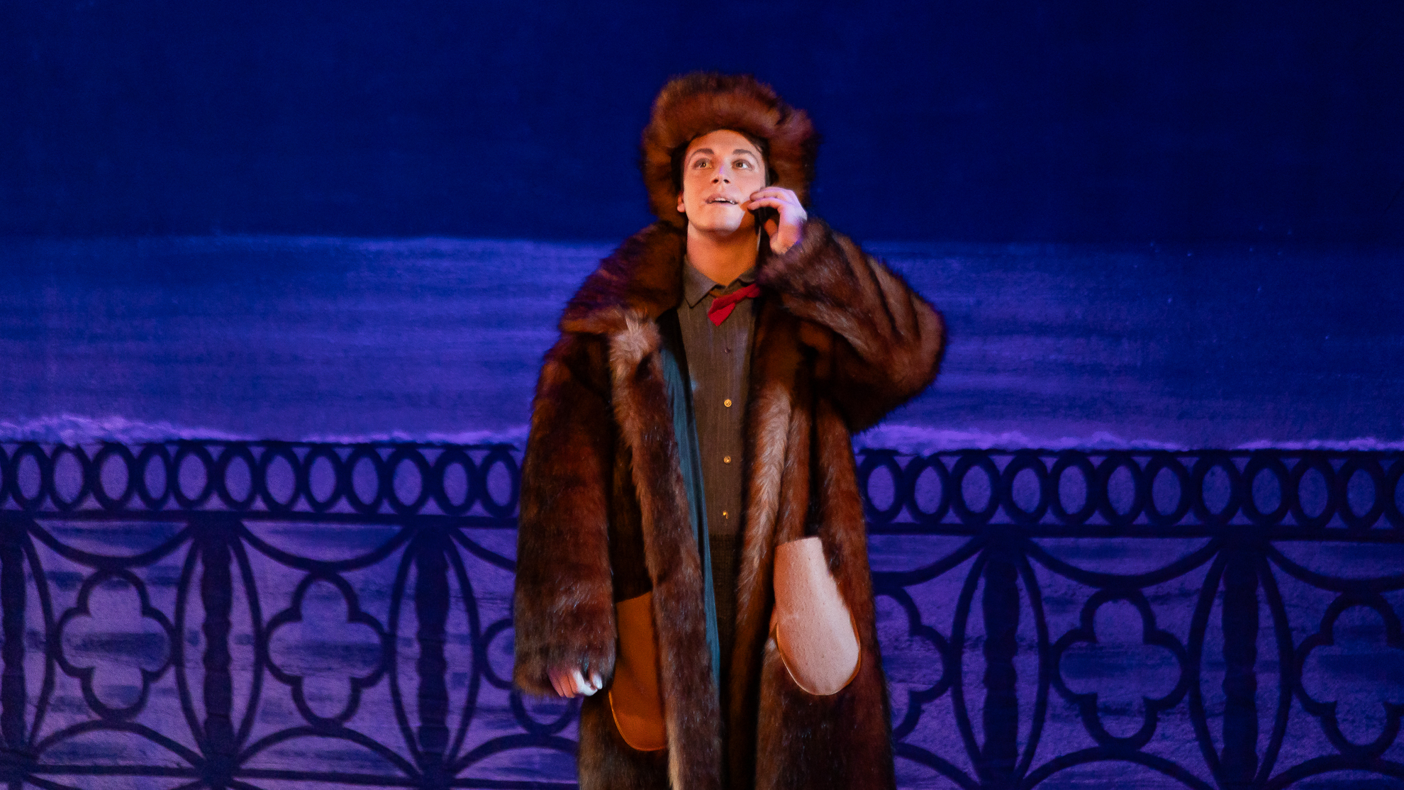 Продавец игрушек