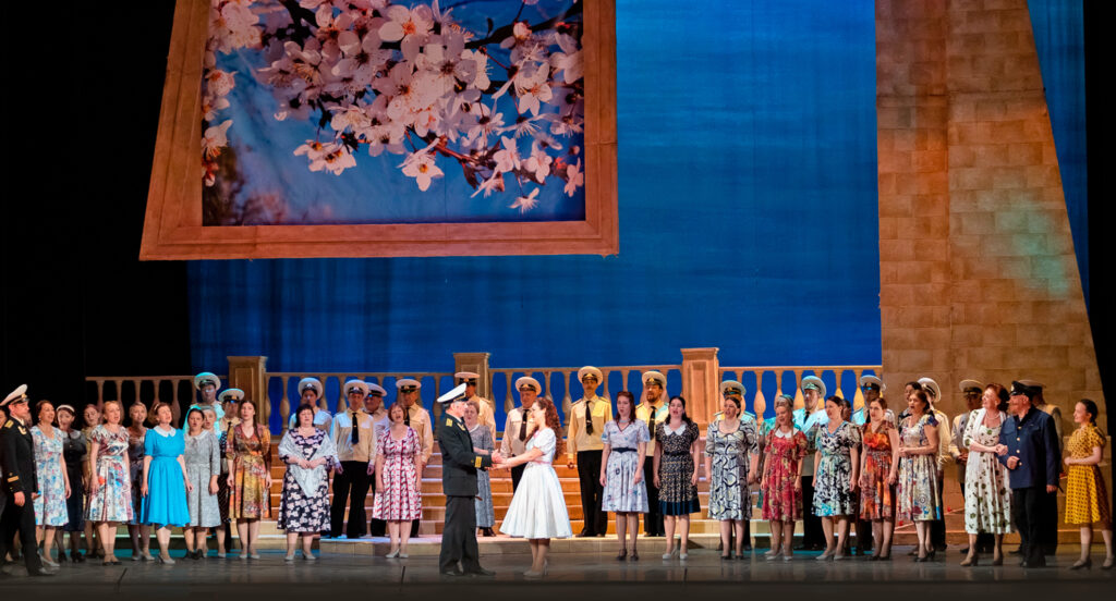 Театр приглашает вместе с артистами отпраздновать День Победы